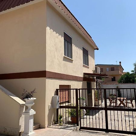 Bed and Breakfast Domus Speranza Фьюмичино Экстерьер фото