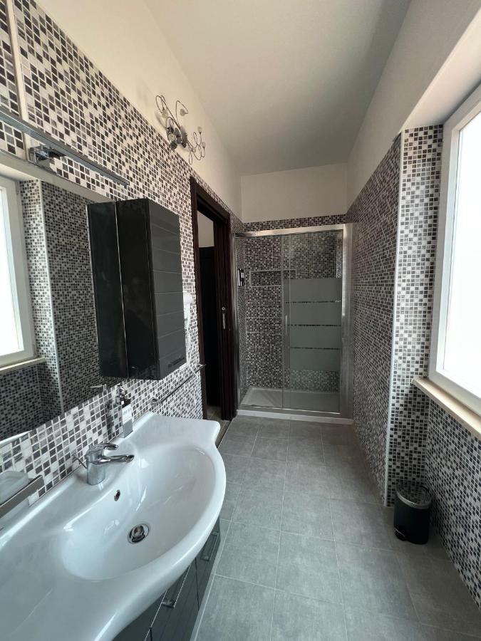 Bed and Breakfast Domus Speranza Фьюмичино Экстерьер фото