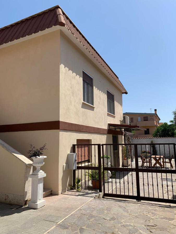 Bed and Breakfast Domus Speranza Фьюмичино Экстерьер фото